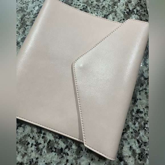 Erin Condren — Blush Vegan Leather Planner Folio - Picture 3 of 8